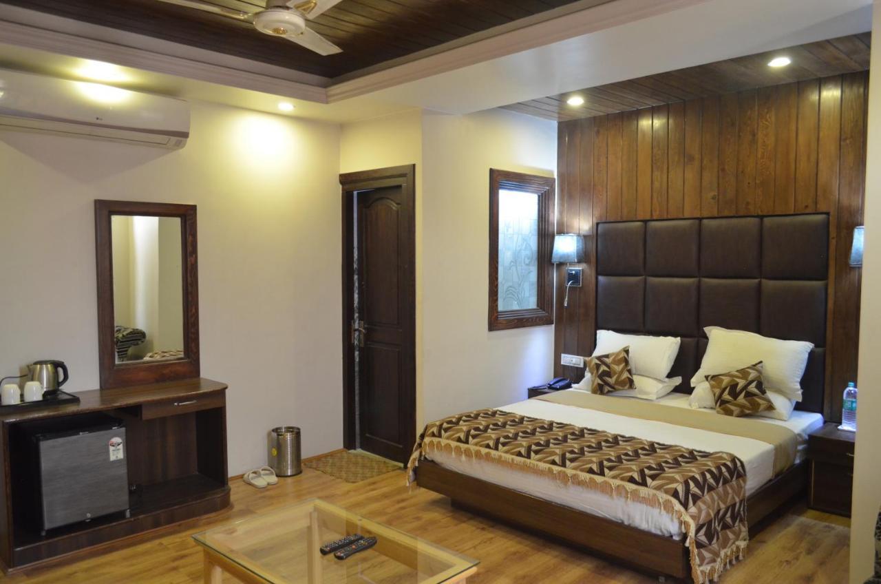 Hotel The Valley View Kashmir Srīnagar エクステリア 写真