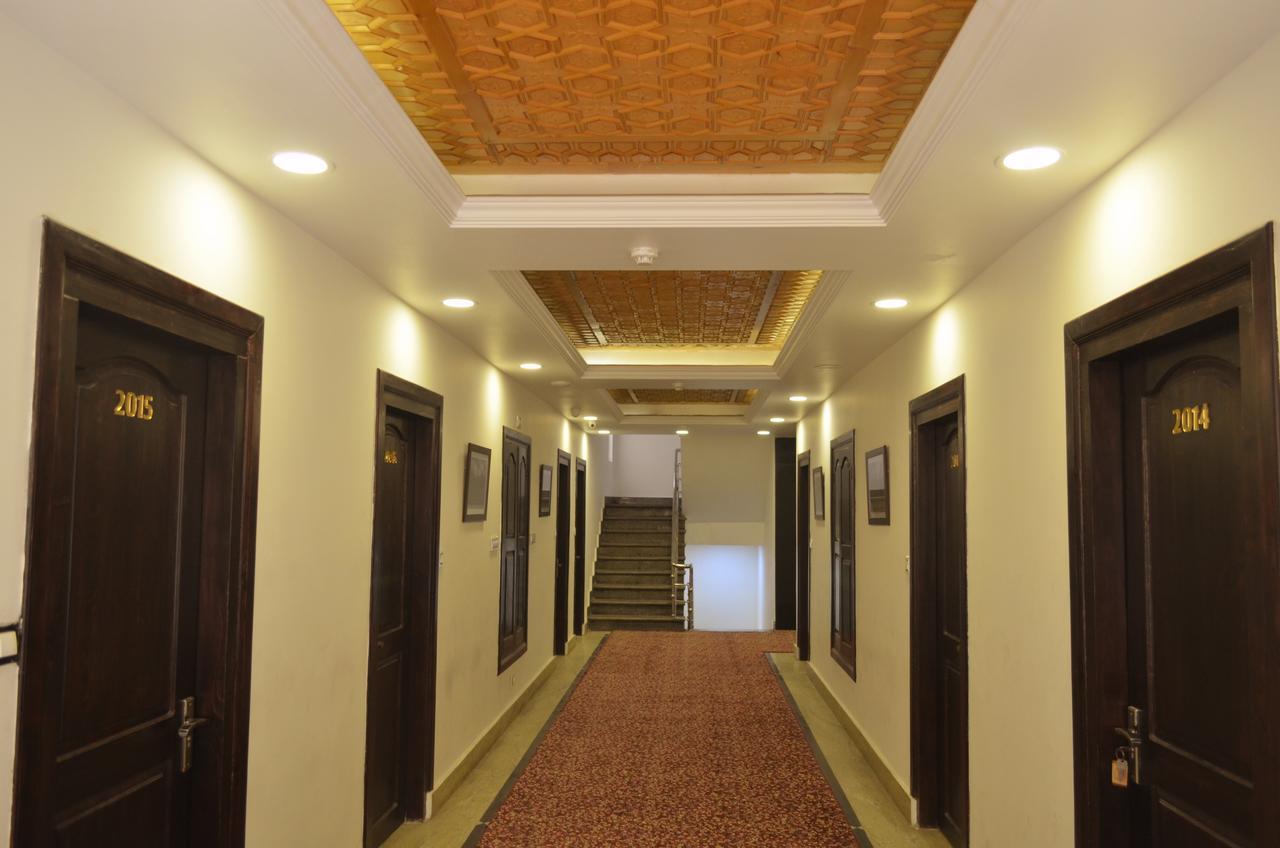 Hotel The Valley View Kashmir Srīnagar エクステリア 写真