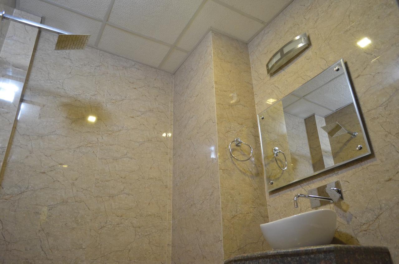 Hotel The Valley View Kashmir Srīnagar エクステリア 写真